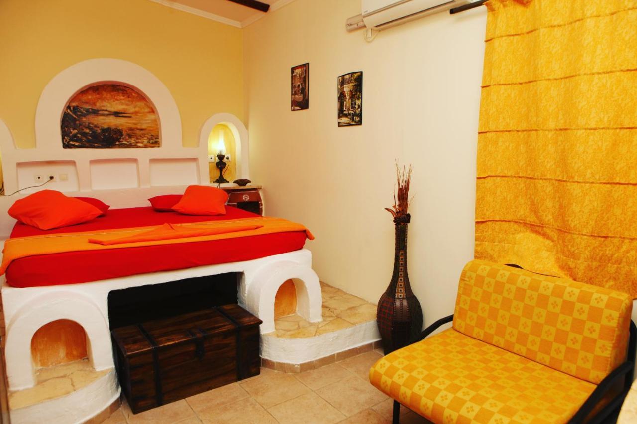 Mantas Bay Hotel Loutraki  Exterior photo