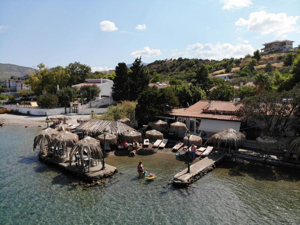 Mantas Bay Hotel Loutraki  Exterior photo