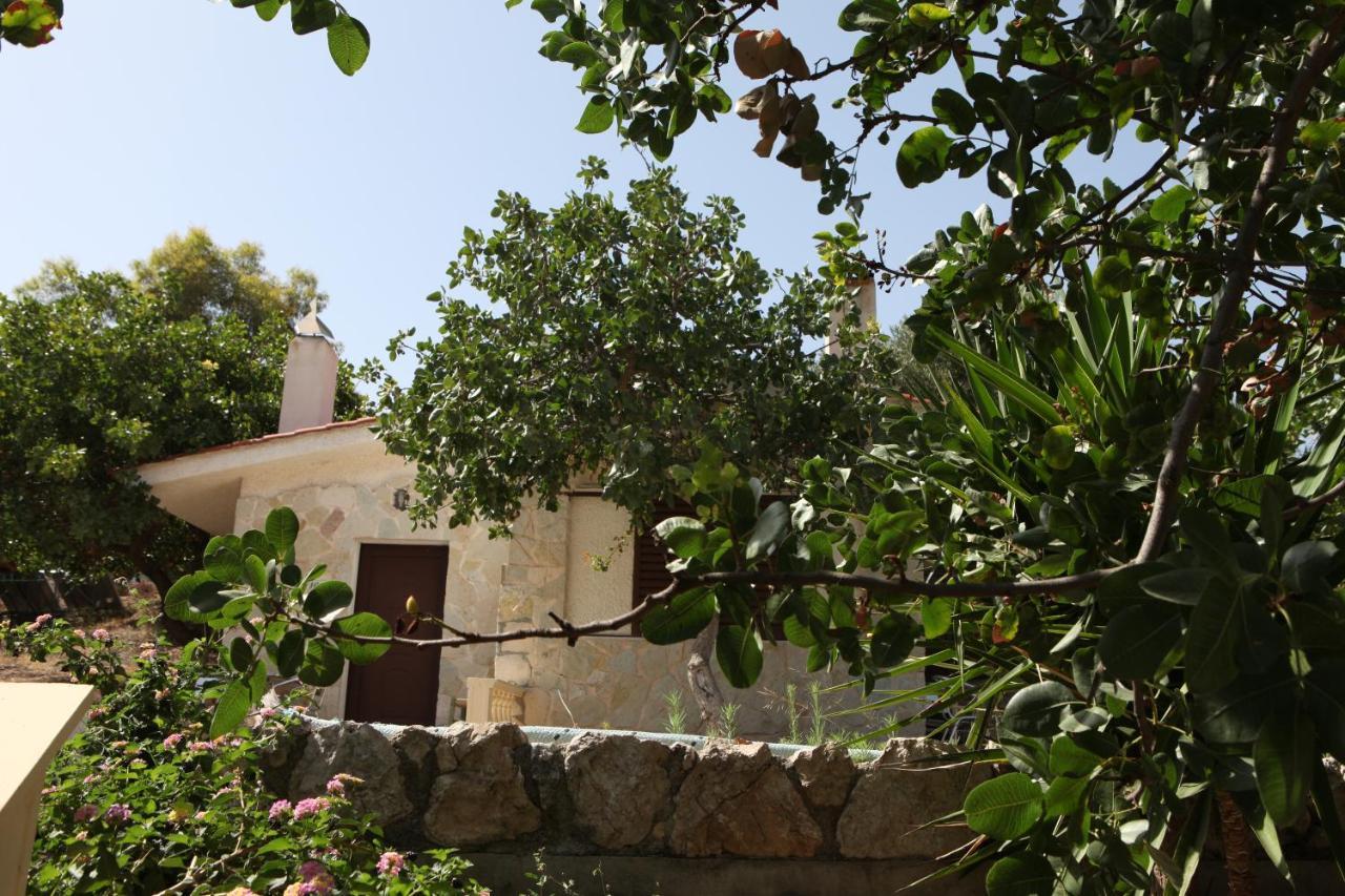 Mantas Bay Hotel Loutraki  Exterior photo